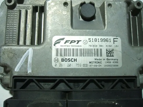 FIAT 500 Unité de Contrôle Moteur 51819961F image 3