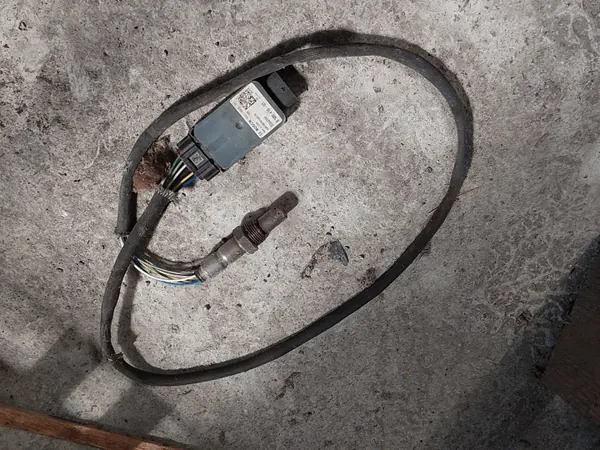 BMW 5 G30 G31 G12 G11 Lambda NOx Sensor 8580410 image 2