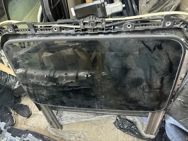 Motor de teto solar OEM 3FWWSDVDC Lexus IS II 05-11 image 2