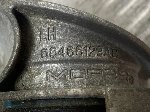 LINKER UITLAATBEVESTIGING JEEP GRAND CHEROKEE 3.6 WL image 5