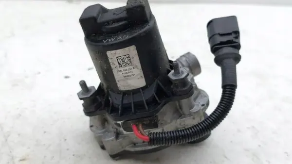Pompe à air secondaire Audi A6 C8 OEM 079959253J image 3
