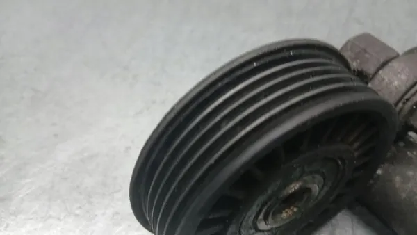 Spännare VW Passat B5 FL 2.0TDI 00-05 Sedan 038145283A image 4