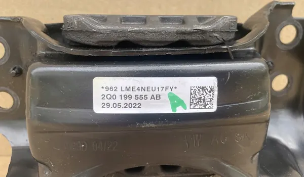 Moottorin Kiinnike 2Q0199555AB VW Skoda Audi image 2