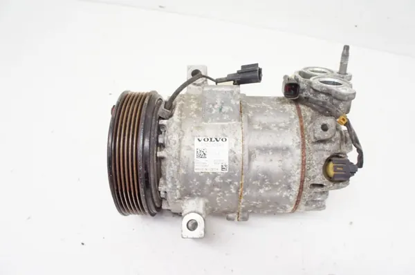 Compressor AC UW257 32260849 para Volvo XC40 T3 1.5i image 4