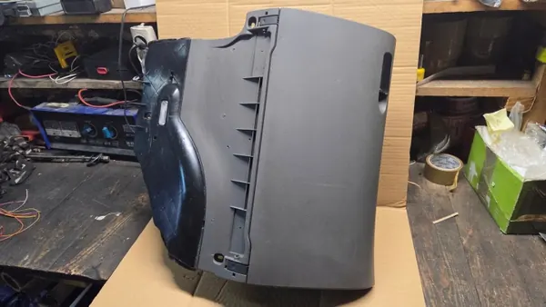 Sving handskfack grå OEM 8E1 A4 B6 B7 image 2