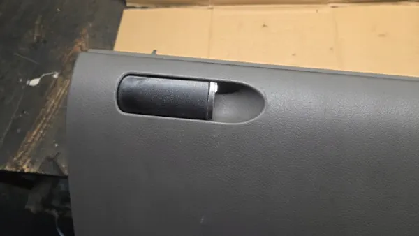 Sving handskfack grå OEM 8E1 A4 B6 B7 image 5