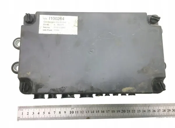 Volvon sulakekotelo OEM 21717591 - Käytetty image 2