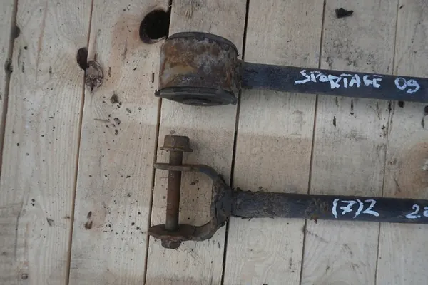 KIA SPORTAGE II 2004-2010 Braccio di controllo 551102E101 image 3