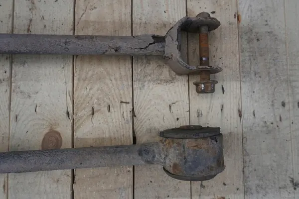 KIA SPORTAGE II 2004-2010 Braccio di controllo 551102E101 image 6