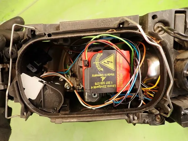 Oikea ajovalo VOLVO S40 II 2006 XENON 31335246 image 10