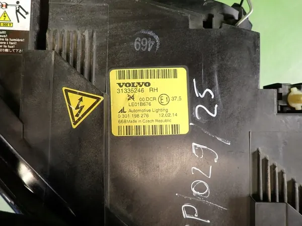 Oikea ajovalo VOLVO S40 II 2006 XENON 31335246 image 6