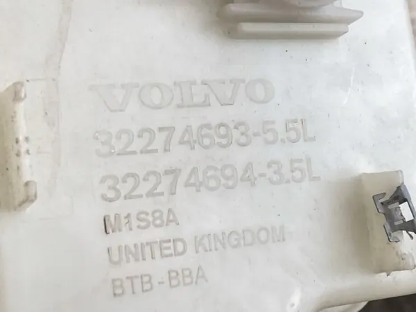 Volvo XC40 II ruitenwissertank OEM 32274693 image 6