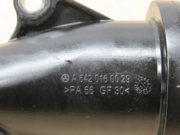 Tube de remplissage d'huile Mercedes 3.0 CDI OEM A6420160029 image 5