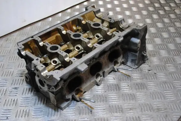 Cabeça de Cilindro Audi OEM 06E103404A - Lado Direito image 3