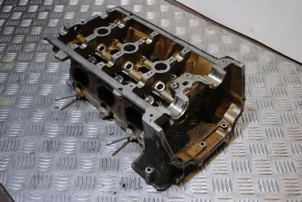 Cabeça de Cilindro Audi OEM 06E103404A - Lado Direito image 4