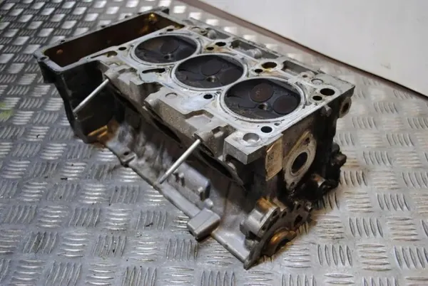 Cabeça de Cilindro Audi OEM 06E103404A - Lado Direito image 6