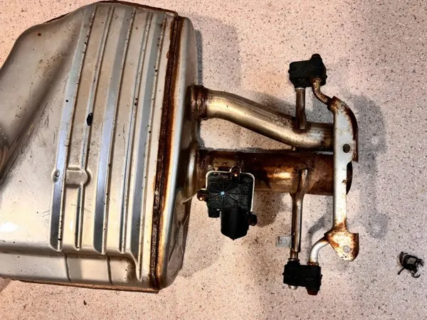 Mercedes Auspufftopf OEM A2224901001 - Gebraucht image 6