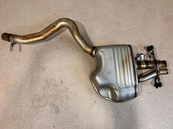 Mercedes Auspufftopf OEM A2224901001 - Gebraucht image 8