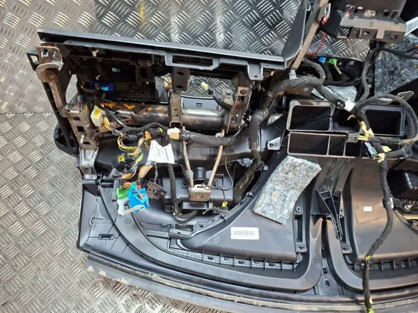 Panel de consola OEM S26312918 para Peugeot 208/2008 image 10