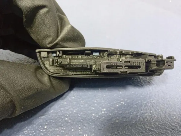 BMW IX2 U10 Avain OEM 5B3E8B6 - Käytetty Kunnossa image 5