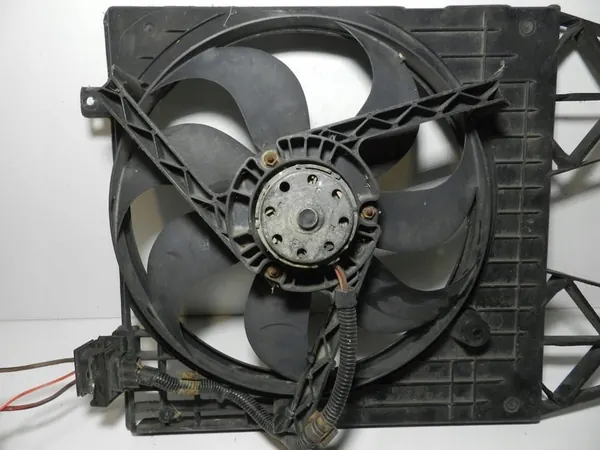 VW Audi Seat Skoda 1.6B 1.9D Fläktkåpa 1J0121207L image 4