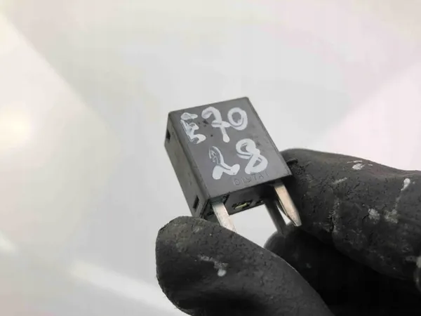 Relä Opel Insignia A (G09) 2010 13500112 image 3