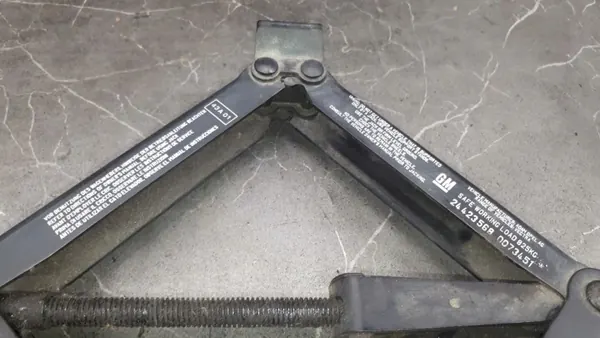 OEM 24423568 Rad-Einsatz mit Wagenheber & Schlüssel image 5