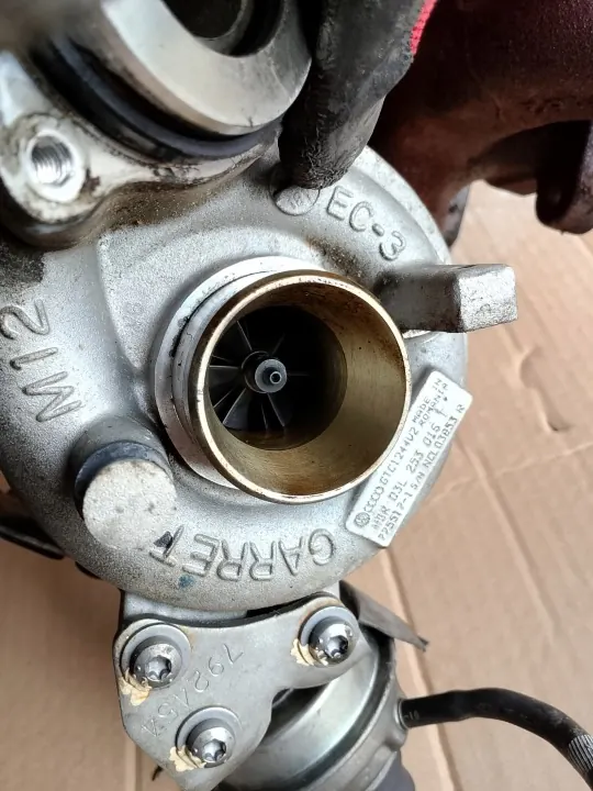 Turbo usado OEM 03L253016T para VW Passat B7 image 3
