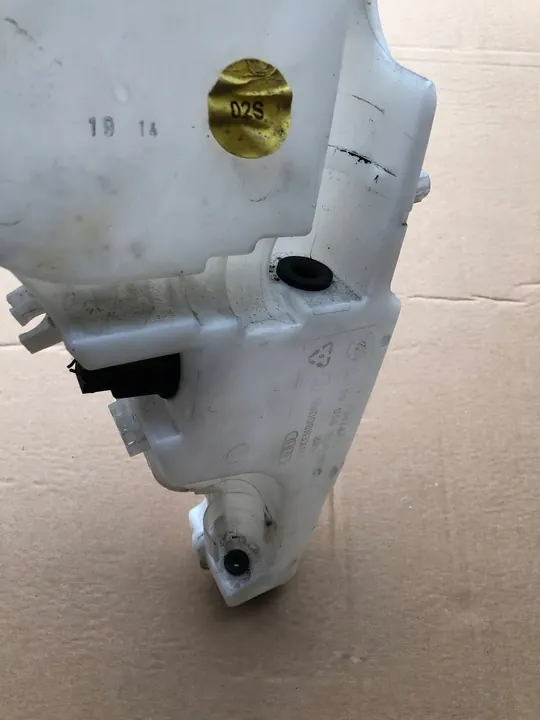 Pesunesteen säiliö Audi A7 2010-2018 4G8955451F image 3