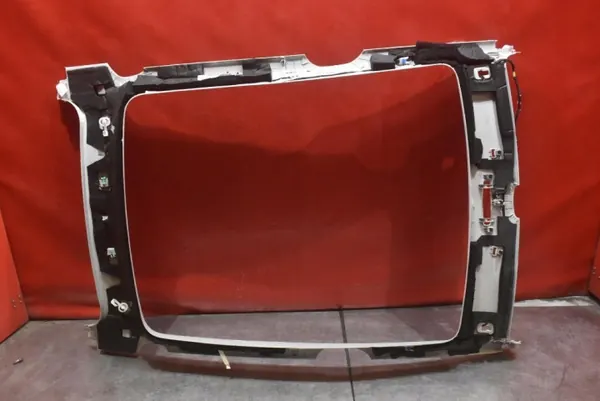 Teto Tesla Model Y OEM 1609352-00-D Usado image 9