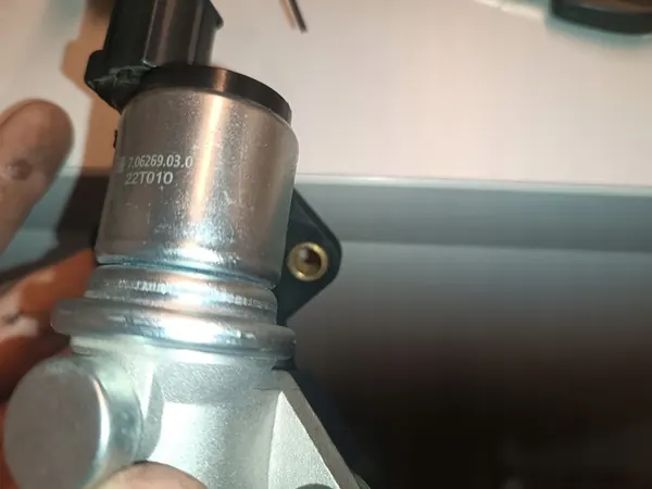 Válvula de control de ralentí Pierburg image 3