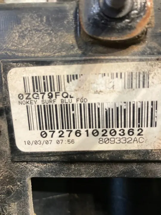 Dodge Caliber kojetaulun valojuova OEM 809332AC image 4