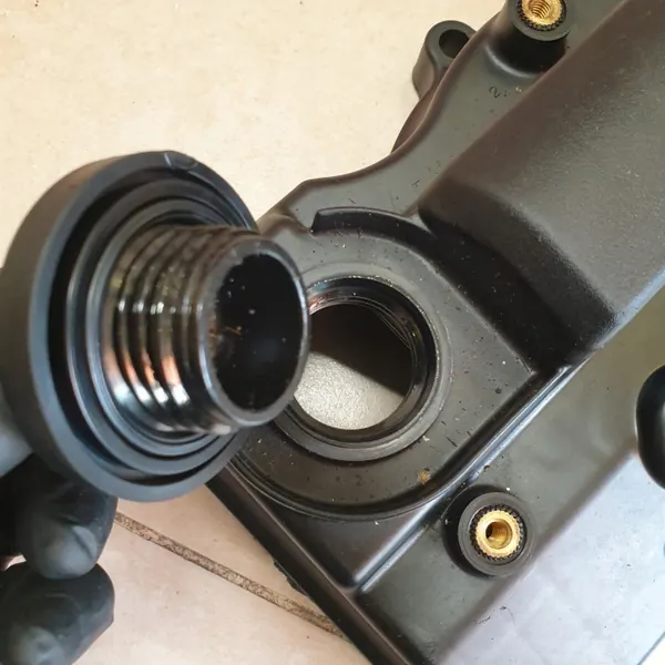 Motorventildeckel OEM KOREK 1.8 2.0 BENZ. image 9