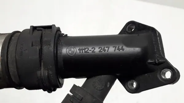 BMW OEM 2247744 Manguera de Agua - Usado image 3