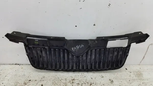 Skoda Fabia II Front Grill Chrome image 3