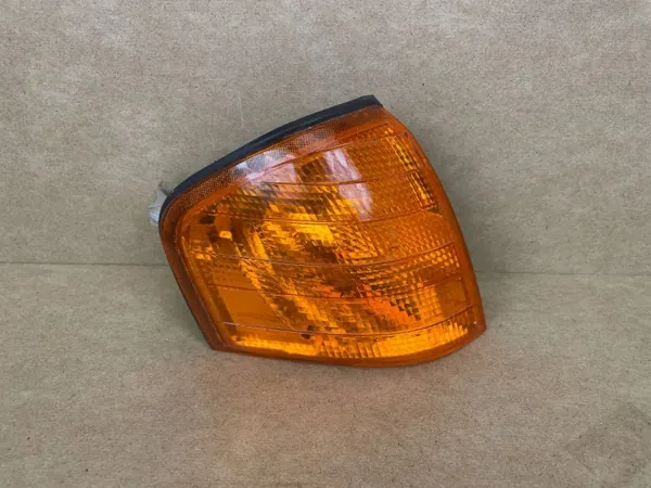 Oikea etusumuvalo OEM 2028260643 Mercedes C W202 image 2