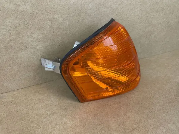 Oikea etusumuvalo OEM 2028260643 Mercedes C W202 image 3