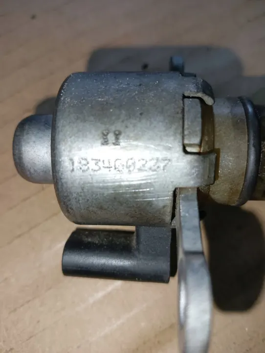 Öldruckventil OEM 55491643 für Opel Astra K image 3