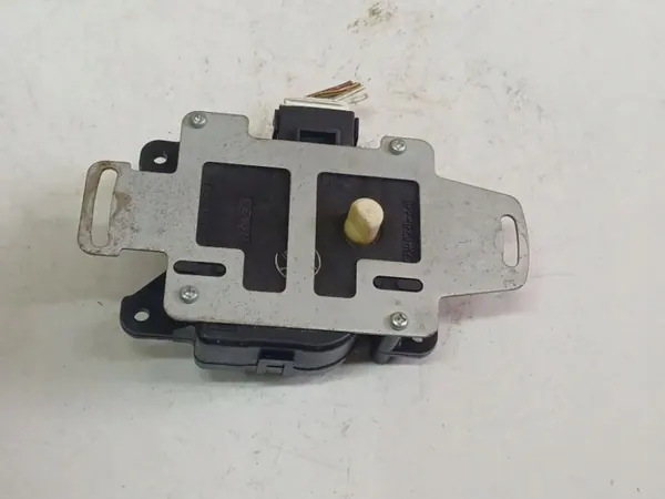 OEM 0637007321 Lämmitysklappi Mitsubishi Grandis 2.0L image 3