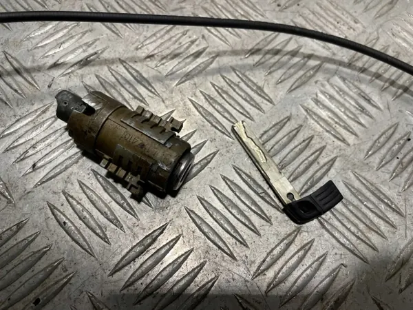 Inserção Fechadura Porta Esquerda Porta-Malas BMW E60 E61 OEM image 4