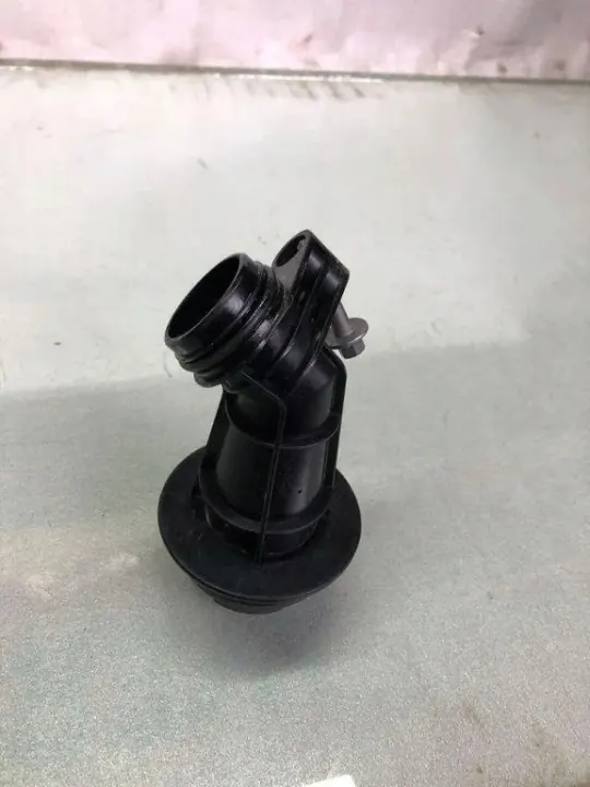 Mercedes Ölfüllrohr OEM A2820181100 - Gebraucht image 3
