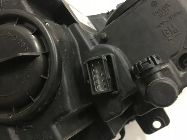 OPEL ASTRA K V 5 15- Vasemman puolen ajovalolasi + LED image 9