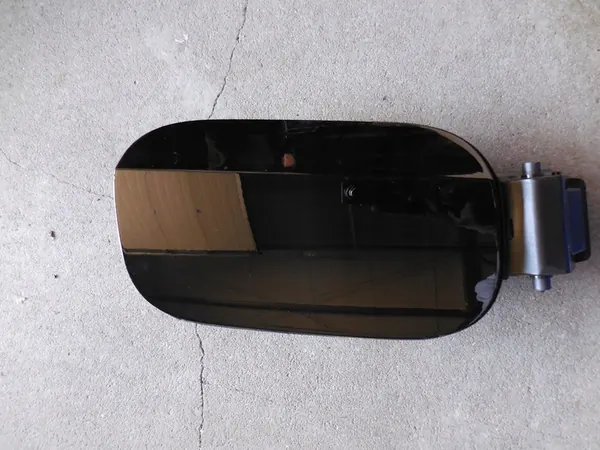 Trappe de carburant Audi 4N0809857E image 1