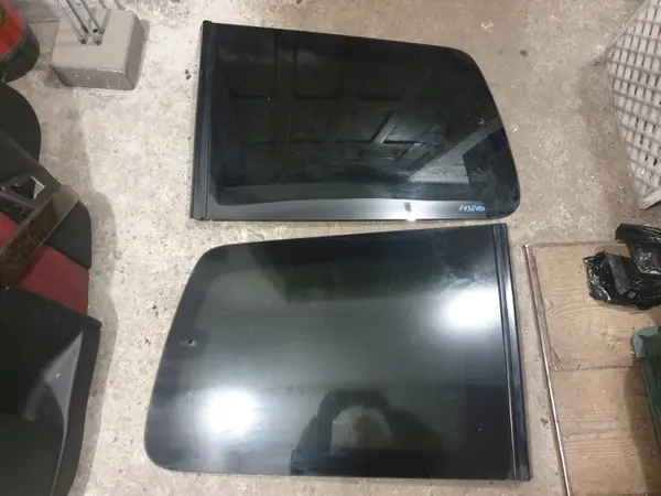 Mitsubishi Pajero IV takalasi OEM padjee vasen/oikea image 2