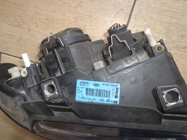 Faros delanteros derecho Audi A4 B5 image 2