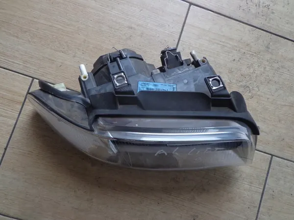 Faros delanteros derecho Audi A4 B5 image 3