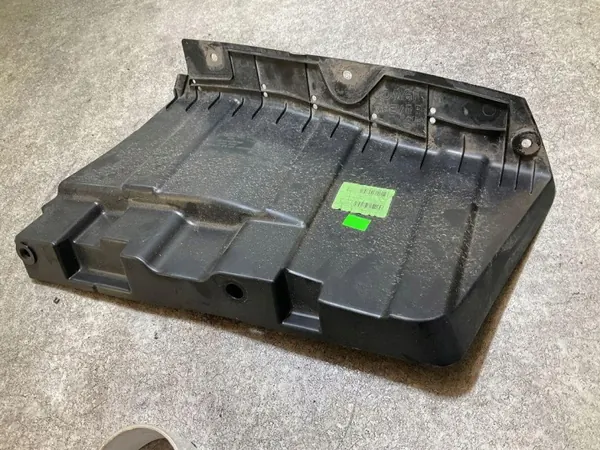 Kia Carrosseriedeel OEM 86692J7MA0 - Gebruikt image 5