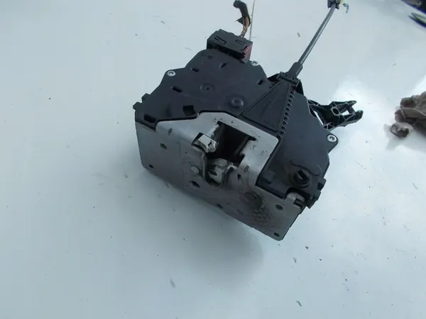 Vänster Bakdörrslås Opel Corsa D image 3