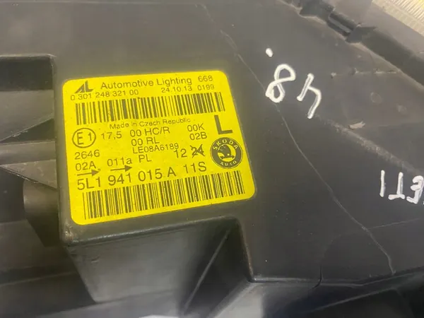Farol Esquerdo Skoda Yeti 5L1941015A image 9