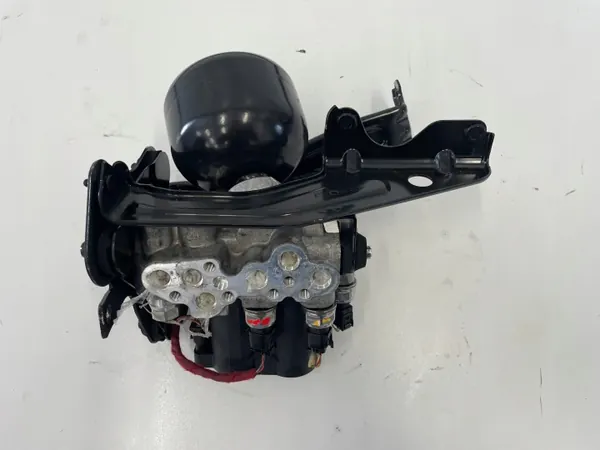 Mercedes ABC Ventilblock Pump A2213200258 Begagnad image 2